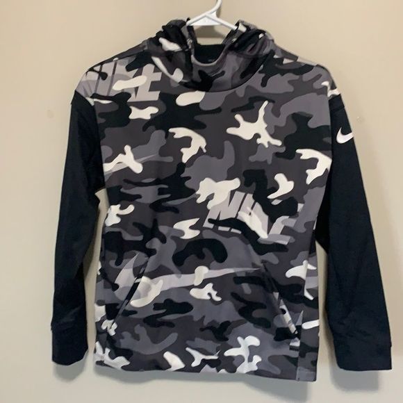 Nike Other - Nike Dri-fit hoodie SZ Medium
